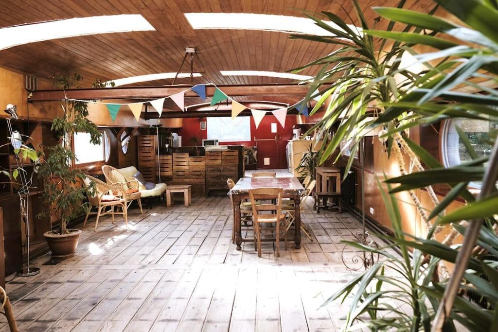 Belle Peniche Romantique A Paris Boulogne-Billancourt Buitenkant foto